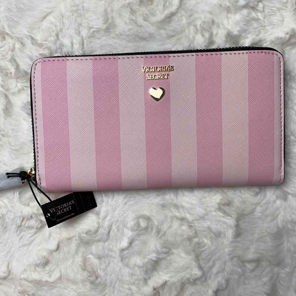 Victoria’s Secret signature wallet